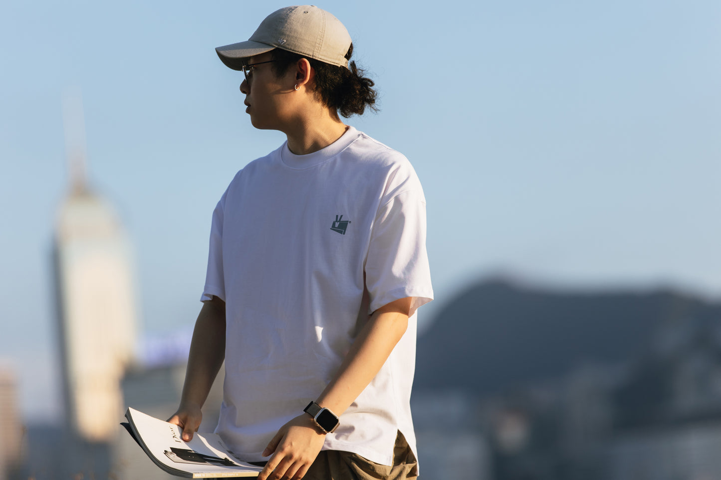 VINDAY 2023 Autumn & Winter Calendar logo tee 白