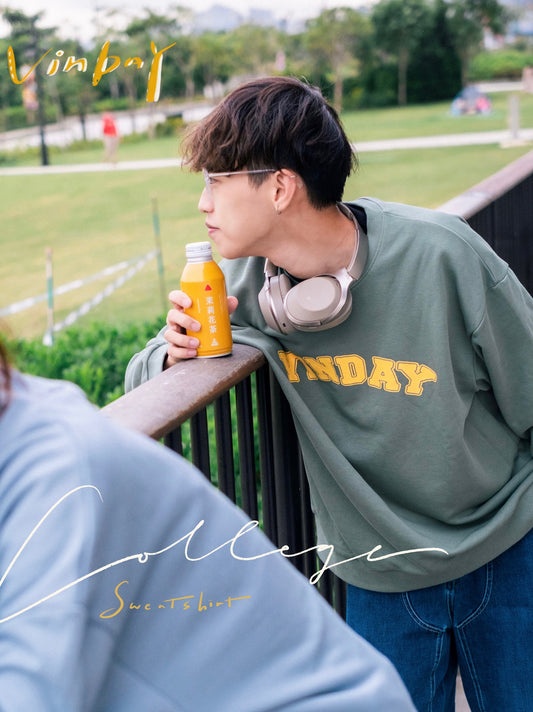 VINDAY 2023 A/W Classic Logo College Sweatshirt 淡綠色