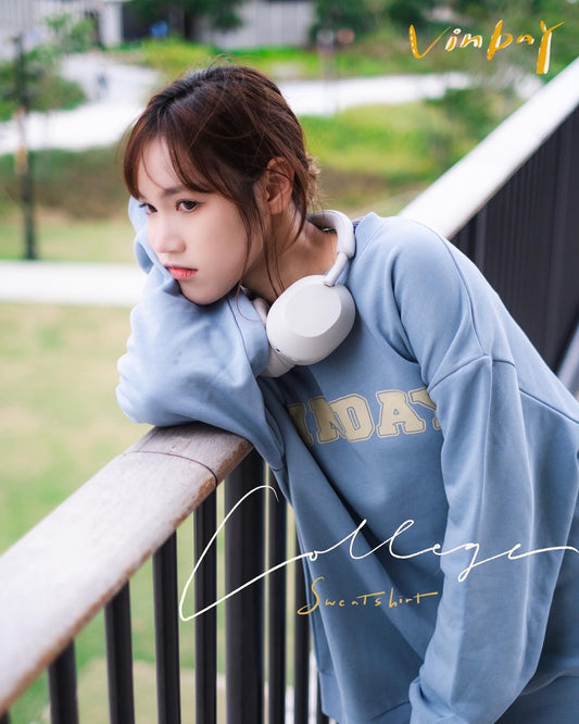 VINDAY 2023 A/W Classic Logo College Sweatshirt 淡藍色